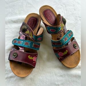 L’Artiste Jamila Cabernet Leather Multicolor Wedge Slide Sandal Sz 41
